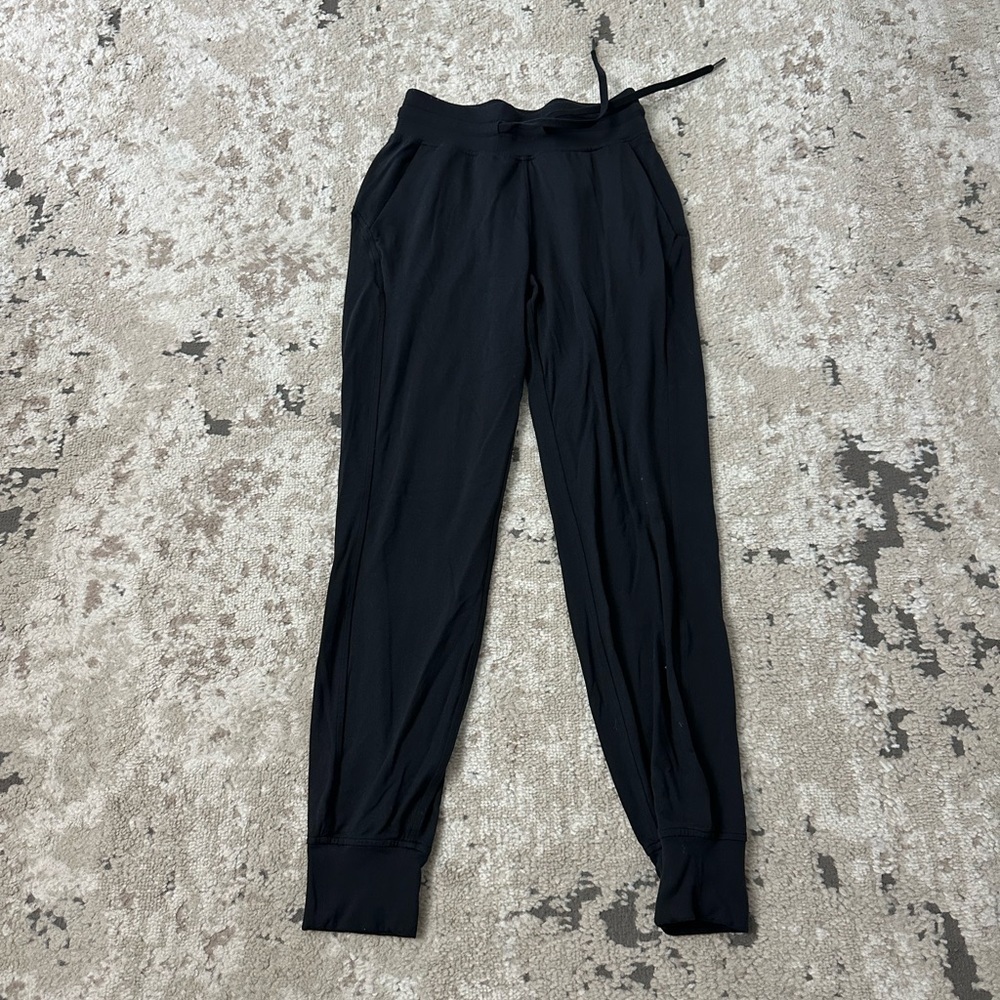 Lululemon Ready to Rulu High-Rise Jogger Size 2 - Black - Picture 2 of 4